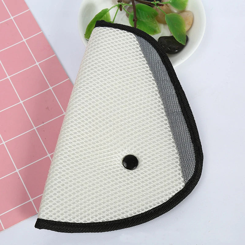 Universal Car Safe Fit Seat Belt Sturdy Adjuster Car Safety Belt Adjust Device Triangle Baby Child Protection Baby Safety