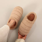 A Pair of Brown Plush Capybara Animal-Patterned Furry Home Slippers with Soft Soles, Comfortable and Warm, Non-Slip Indoor Slippers Suitable for Men and Women, Lightweight, Silent, and Comfortable Shoes, the Perfect Holiday G
