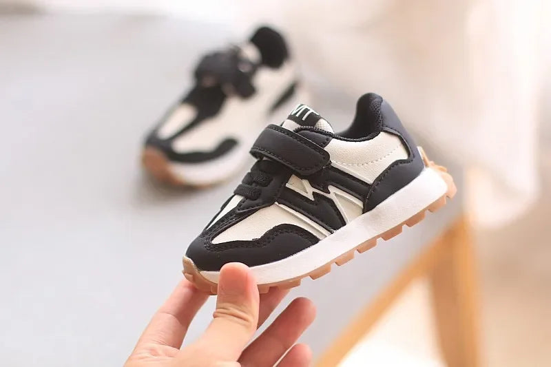 Kids Sports Shoes Breathable Non Slip Lightweight Sneakers