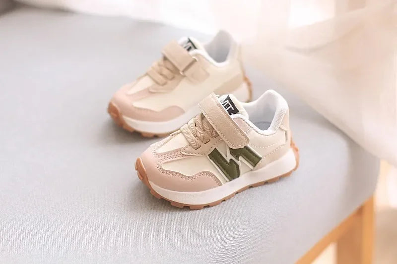 Kids Sports Shoes Breathable Non Slip Lightweight Sneakers