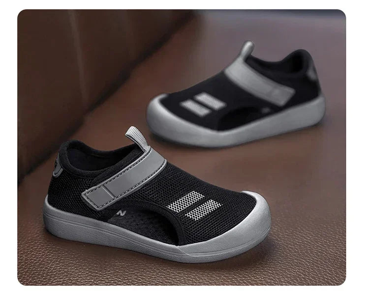 Kids Closed Toe Mesh Sandals Lightweight Beach Shoes for Children