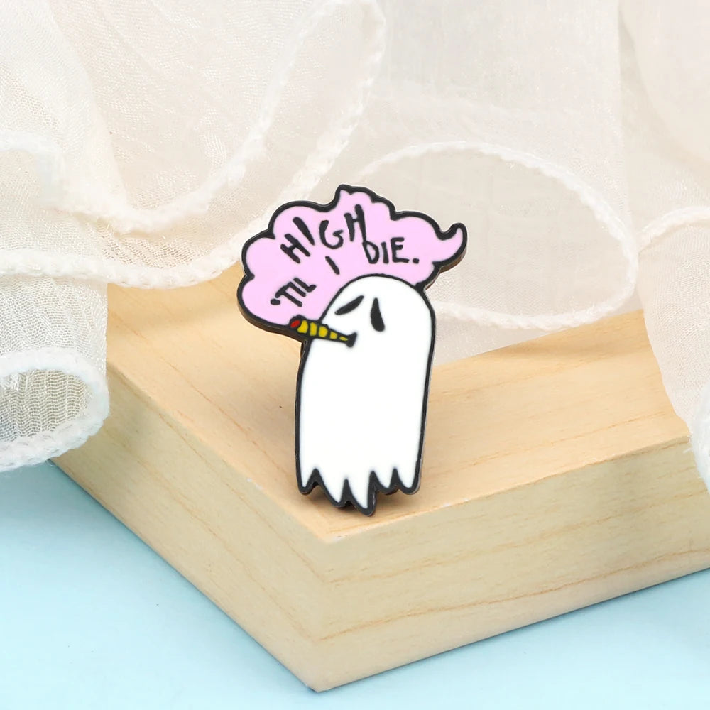 Halloween Party Enamel Brooches for Women Men Cute Ghost Pins Badges Cartoon Spooky Pet Clothes Pin Kids Backpacks Jewelry Gifts