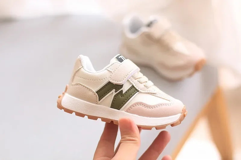 Kids Sports Shoes Breathable Non Slip Lightweight Sneakers
