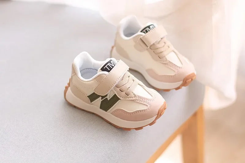 Kids Sports Shoes Breathable Non Slip Lightweight Sneakers