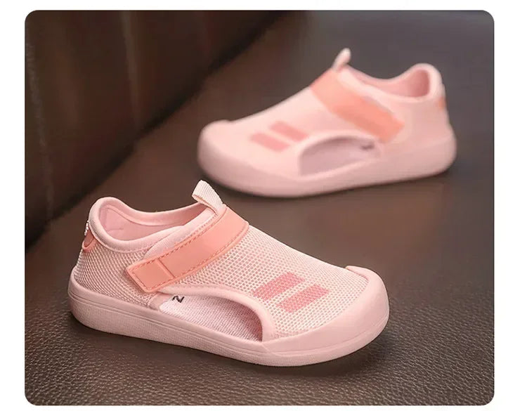 Kids Closed Toe Mesh Sandals Lightweight Beach Shoes for Children