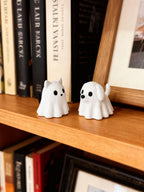 2 pieces - Ghost Cat and Ghost Dog holiday statue decorations, made of plastic, Halloween gifts, funny birthday presents, desktop decorative ornaments, party favor fillers