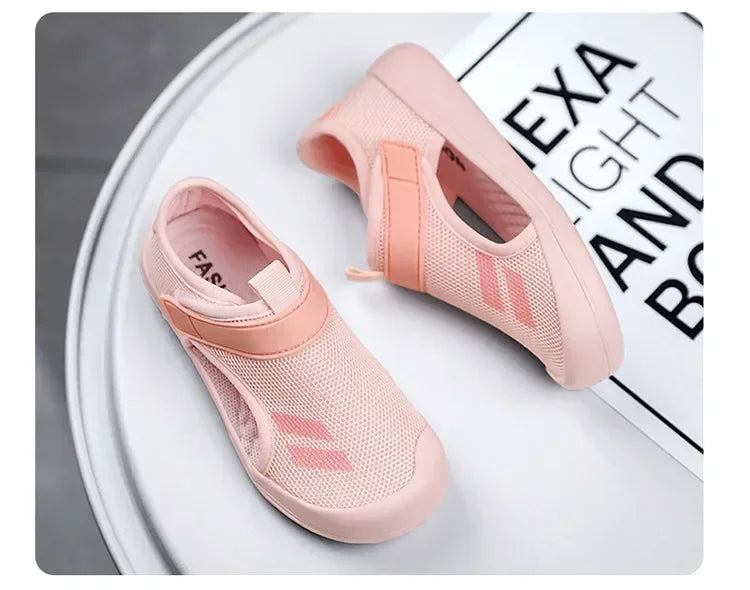 Kids Closed Toe Mesh Sandals Lightweight Beach Shoes for Children