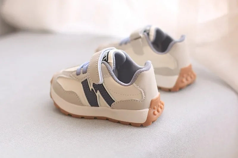 Kids Sports Shoes Breathable Non Slip Lightweight Sneakers