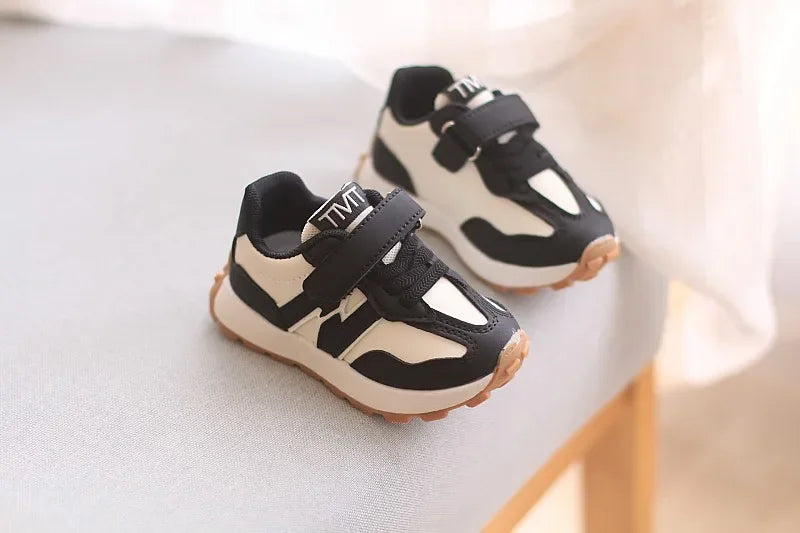 Kids Sports Shoes Breathable Non Slip Lightweight Sneakers