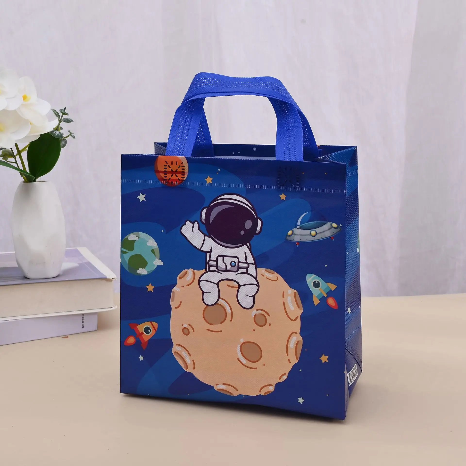 12Pcs Astronaut Theme Non Woven Gift Packaging Bag Galaxy Outer Space Shopping School Bag for Birthday Baby Shower Party Decor