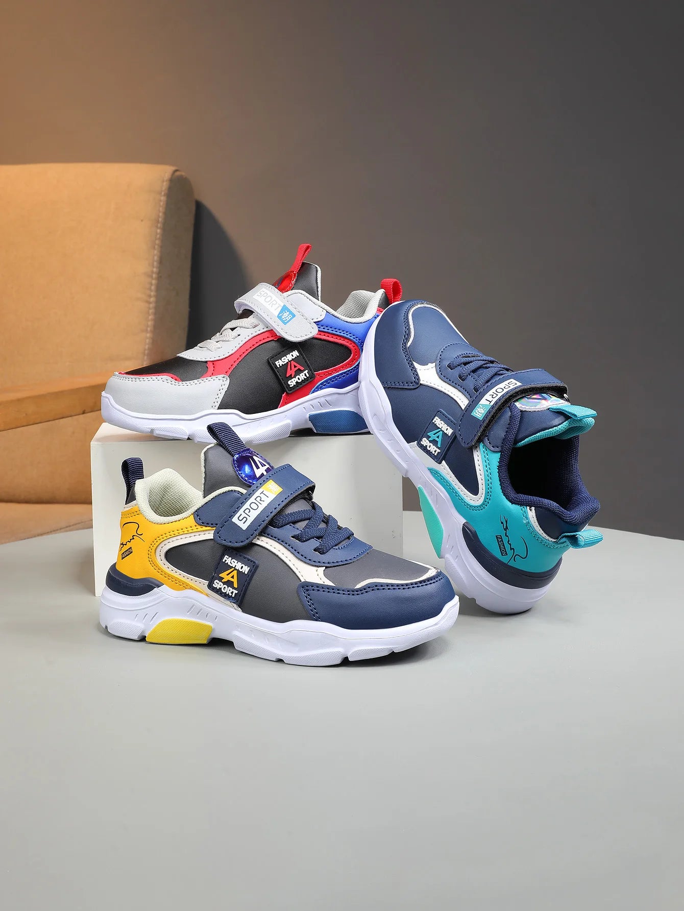 Autumn and Winter Children's Shoes, Boys' Sports Shoes, Leather Surface, Breathable, Non-Slip, Versatile Sports Shoes for Middle-Aged and Older Children, Elementary School Students