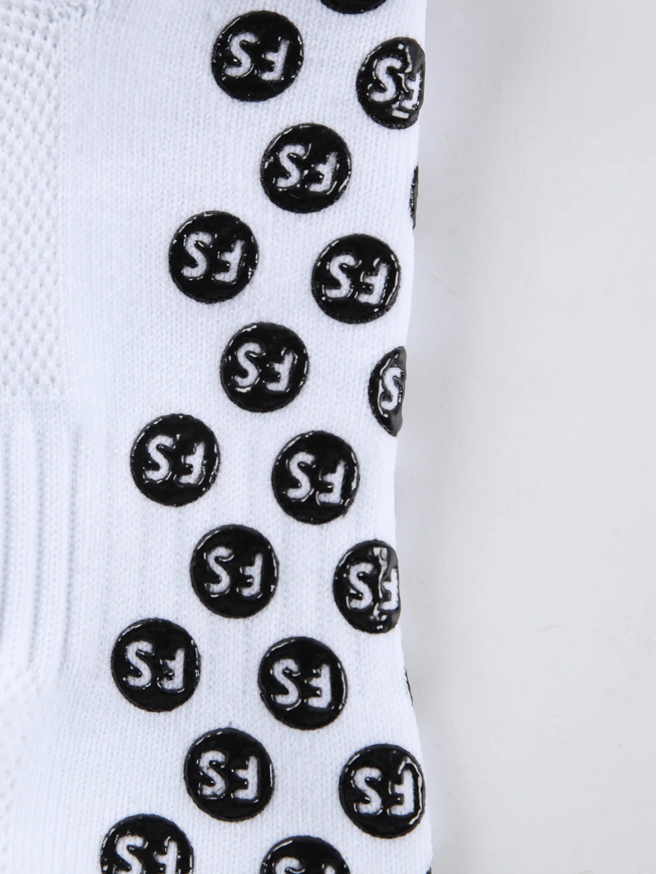 4 Pairs Men's Athletic SocK Soccer Socks Sports Grip Sock Anti-slip Basketball Socks Spot Rubber Non-Slip Soft Cotton Soccer Sox